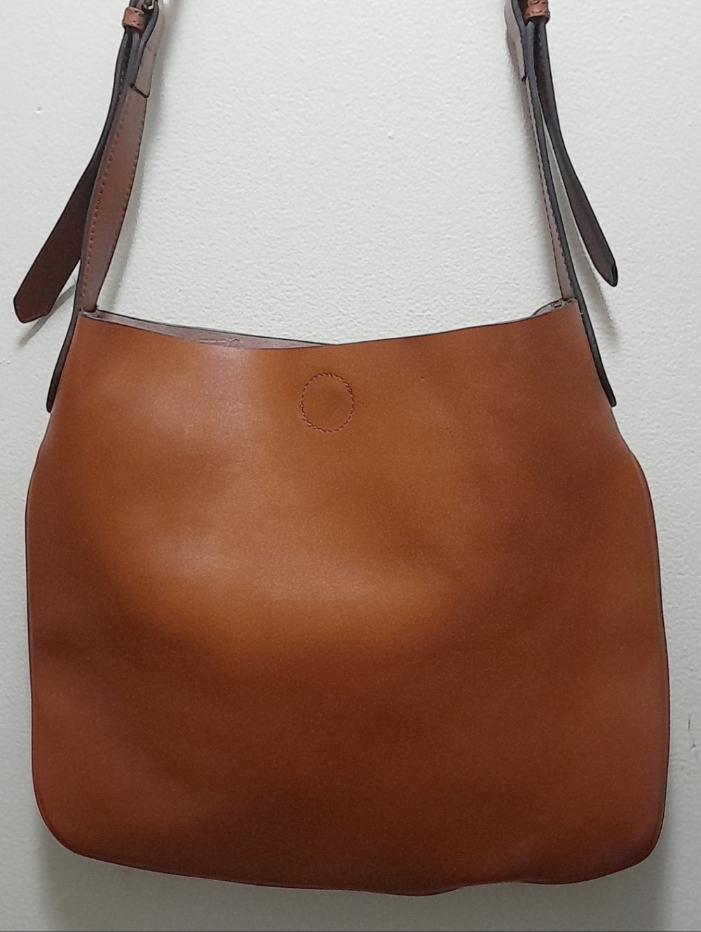 Women's Tan Leather Shoulder Bag with Adjustable Strap